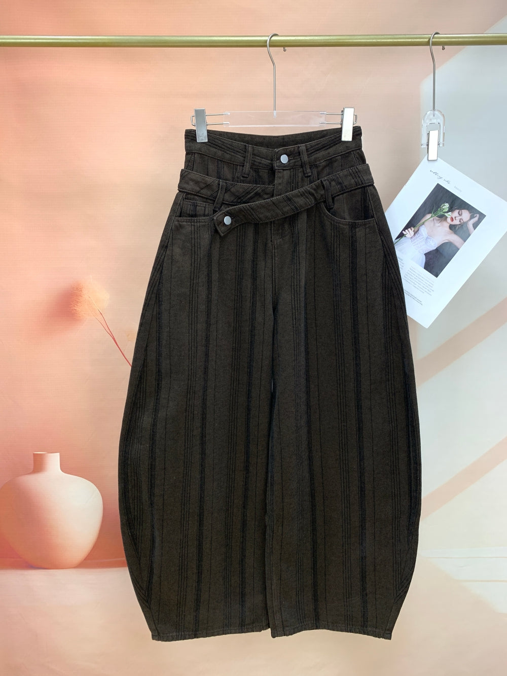 25149_BROWN
