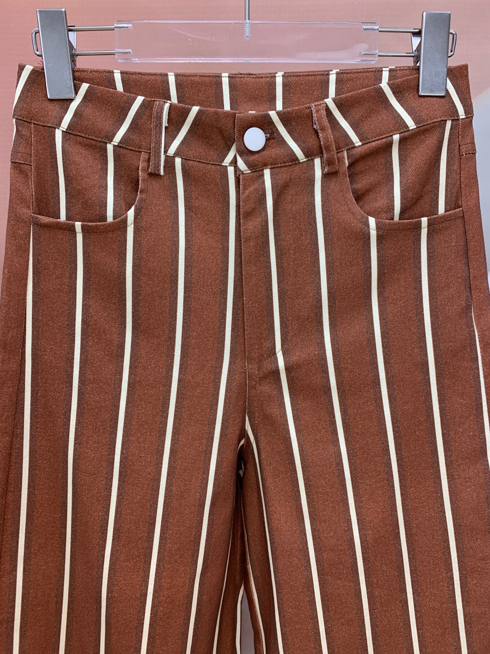24739_BROWN