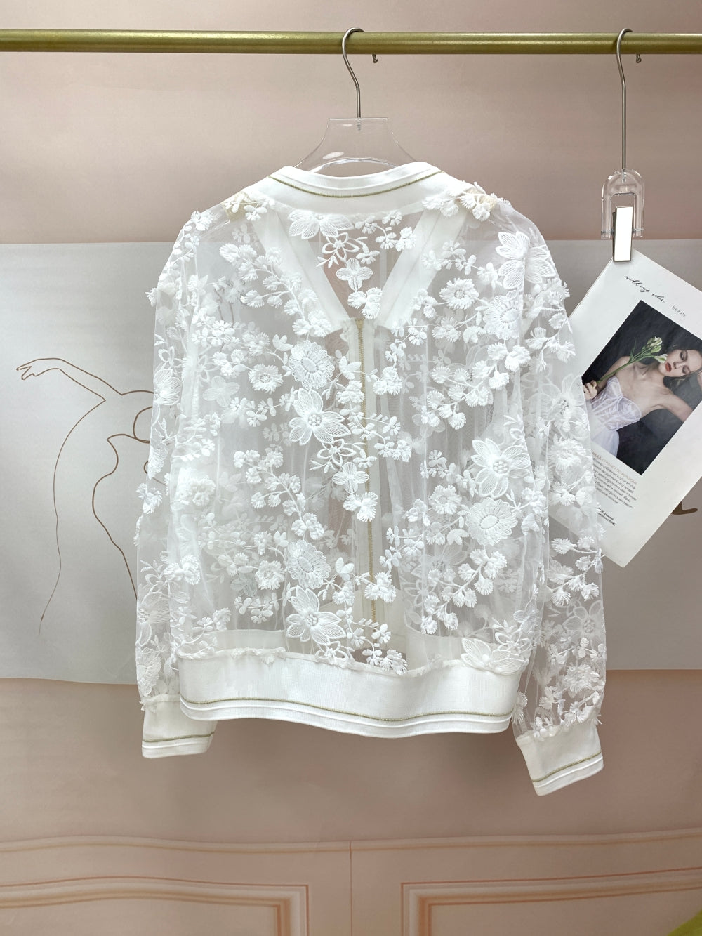 24324_WHITE