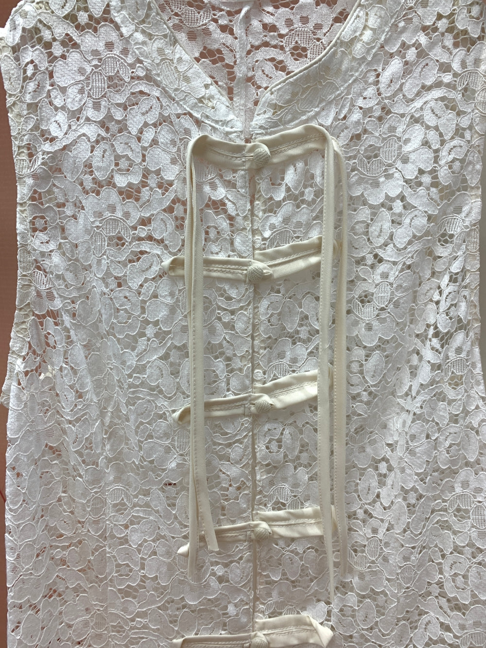 24435_WHITE
