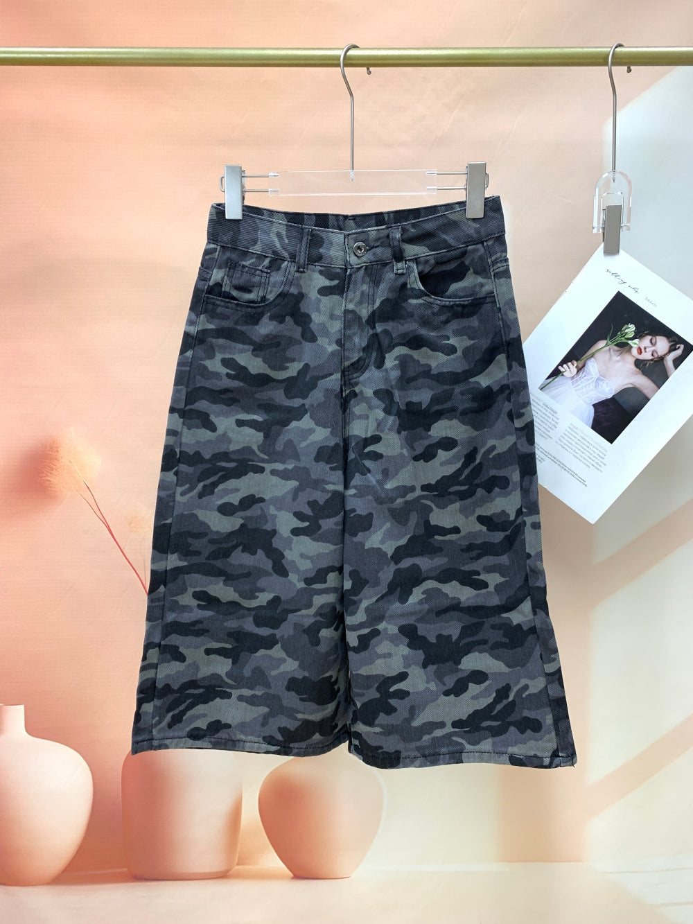 25204_GREY