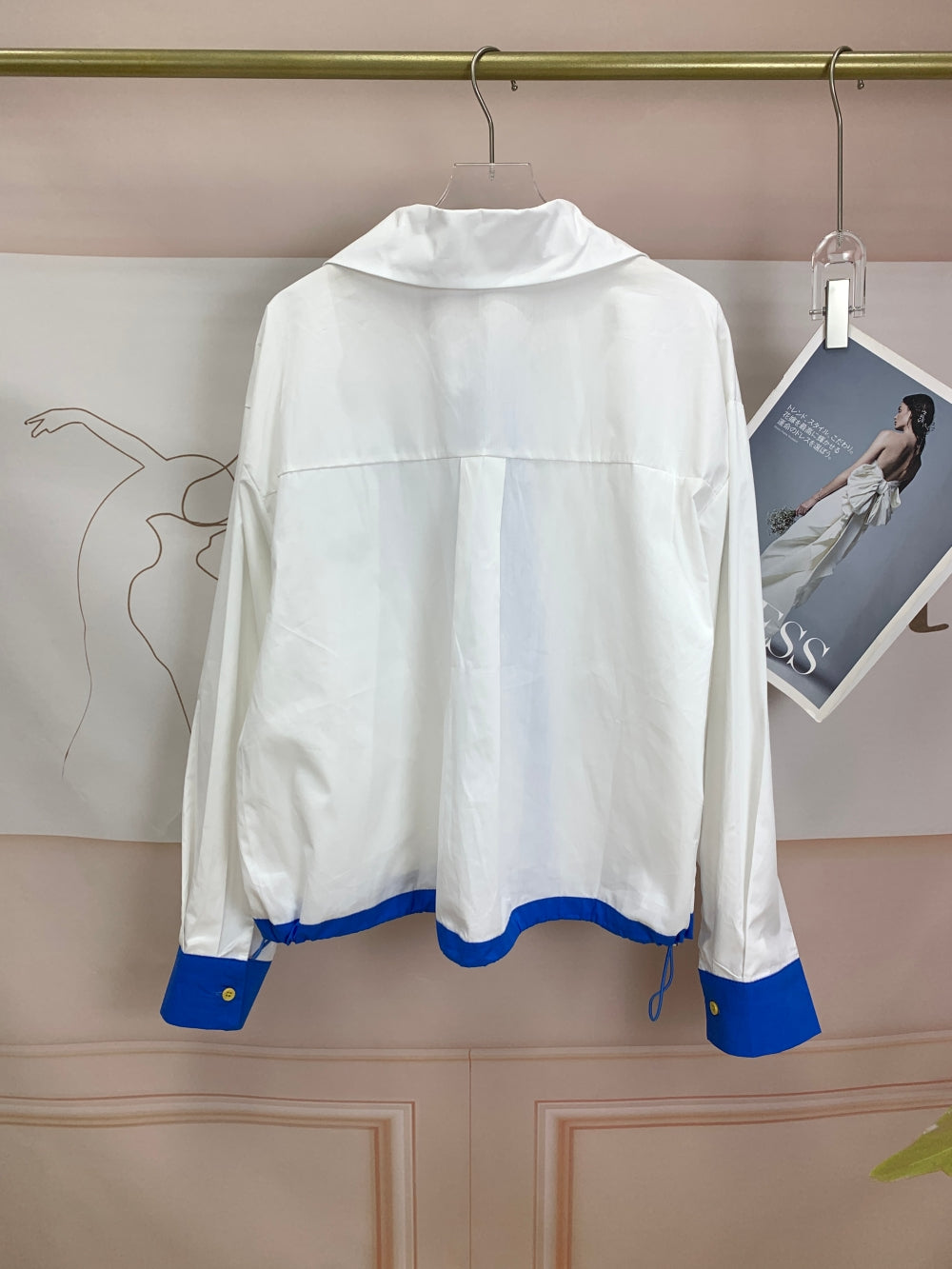 22823_WHITE