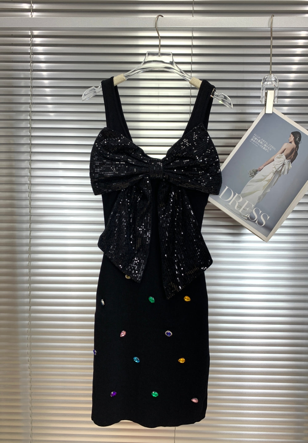 21437_BLACK