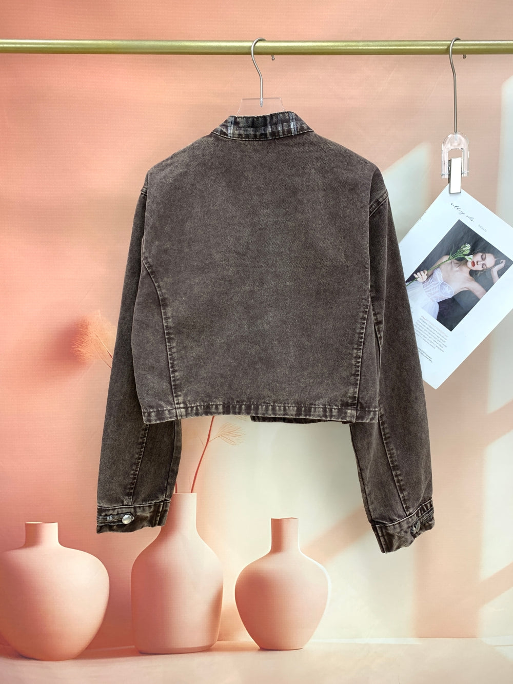 24819_BROWN