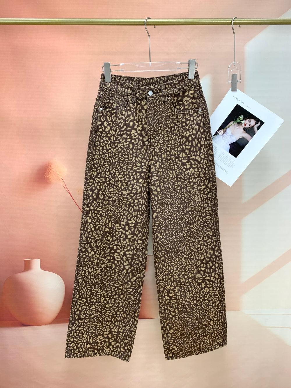 25082_BROWN