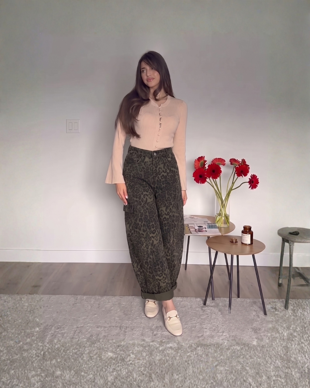 24994 Leopard Print Cargo Barrel Jeans
