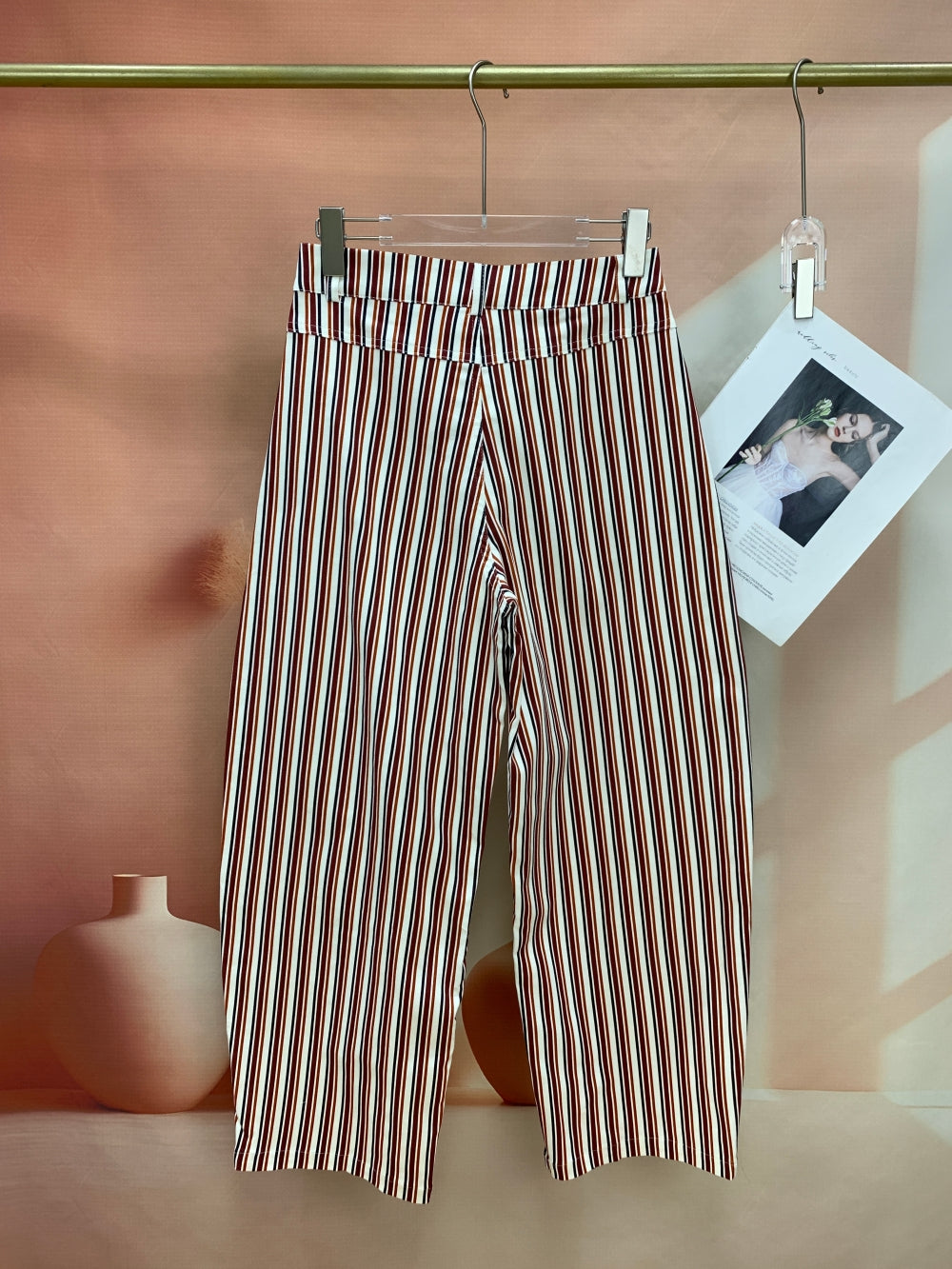 24873_BROWN
