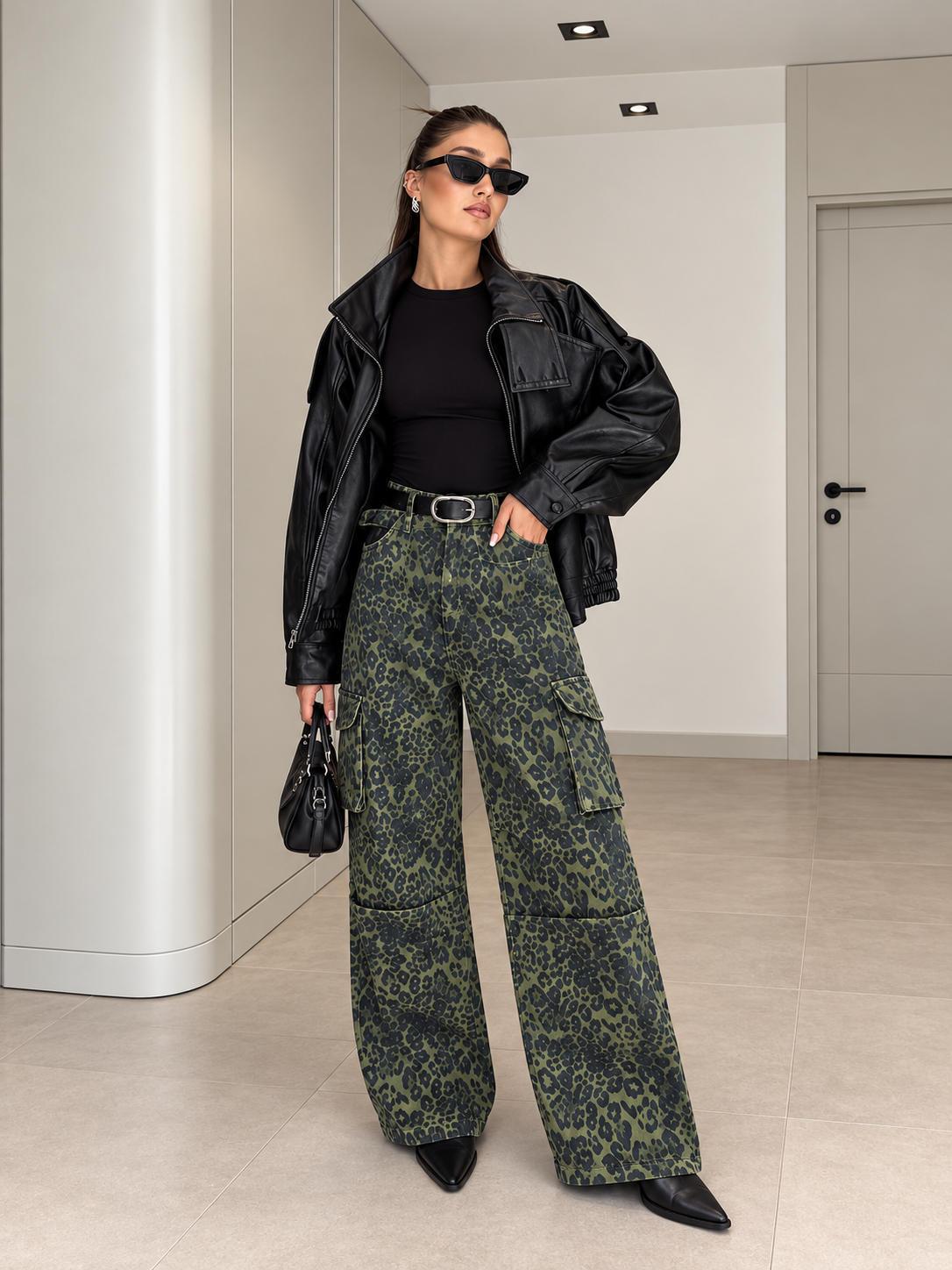 25202 Wild Utility Leopard Cargo Pants