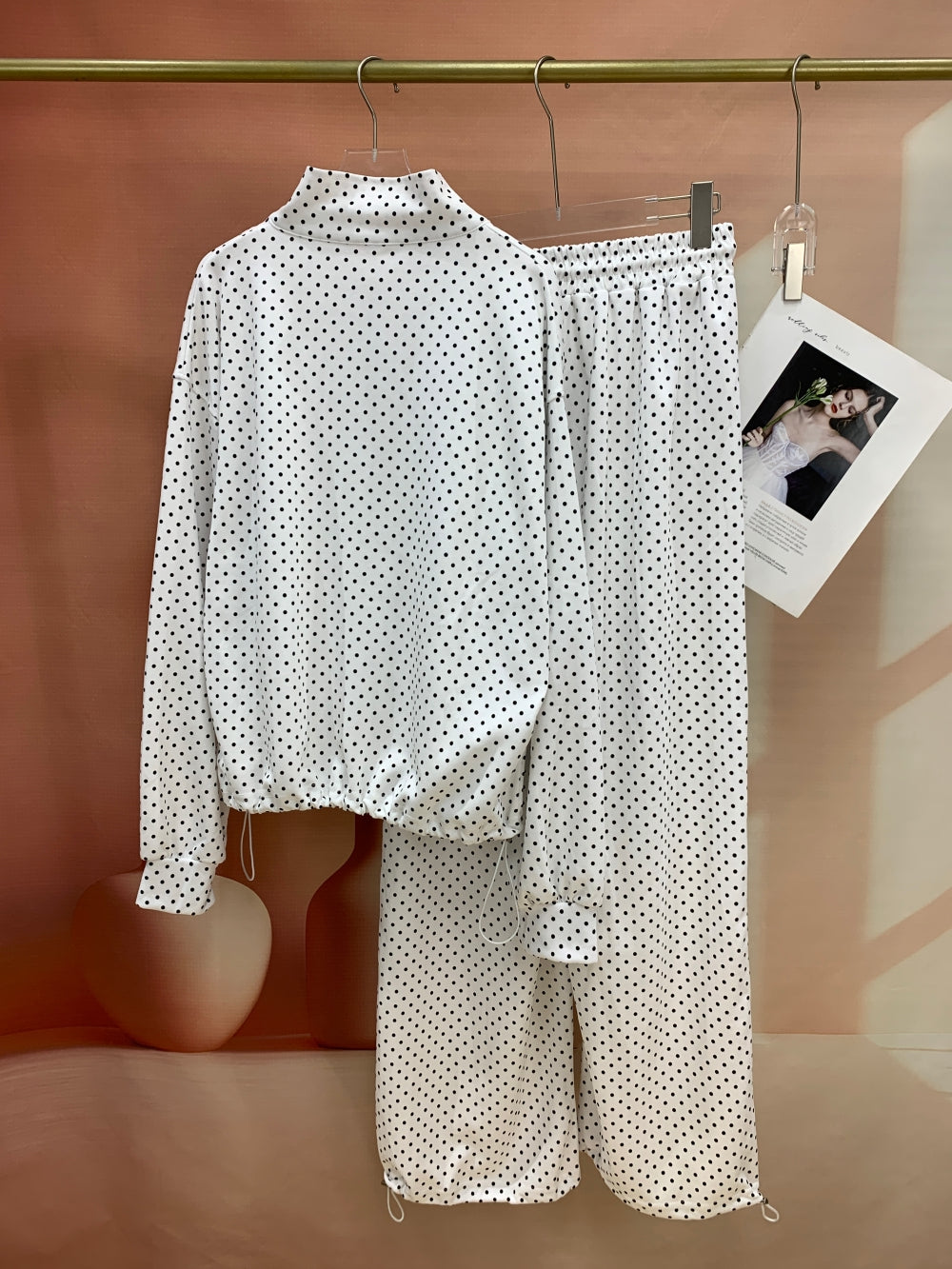 24787_WHITE