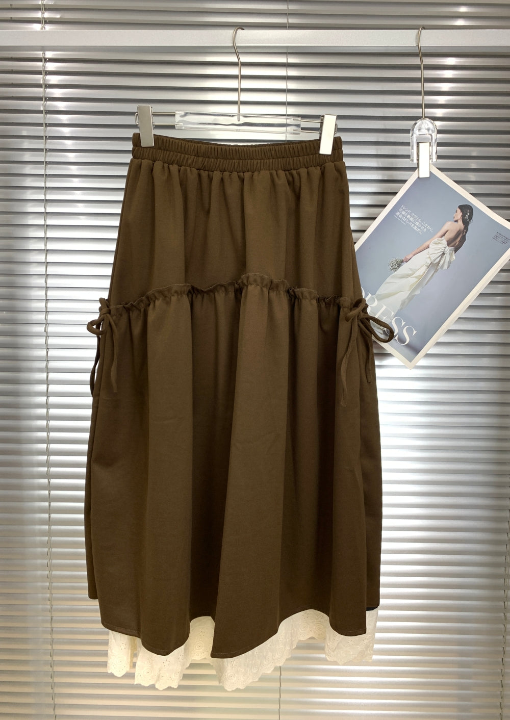 21762_BROWN