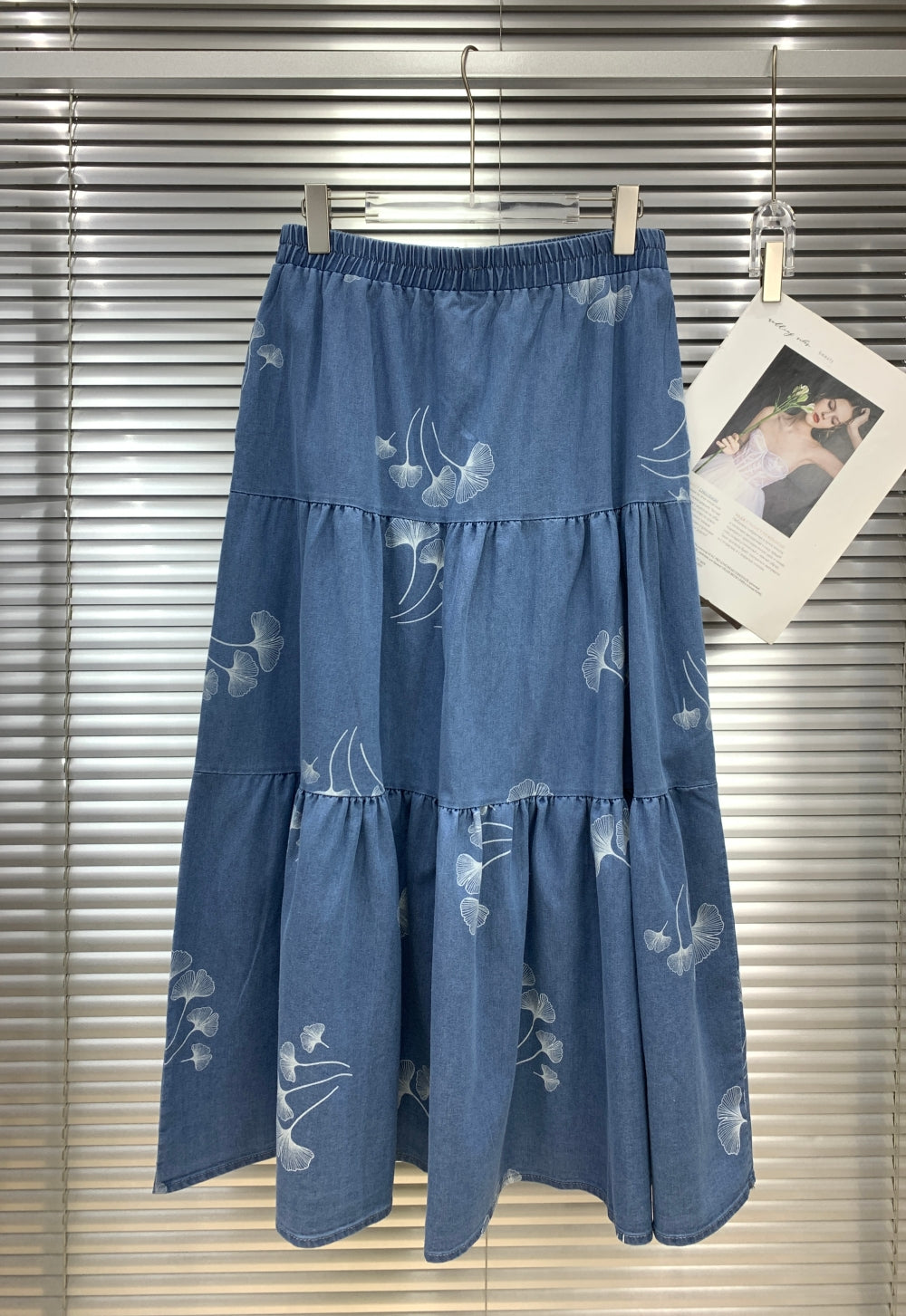 23746_BLUE