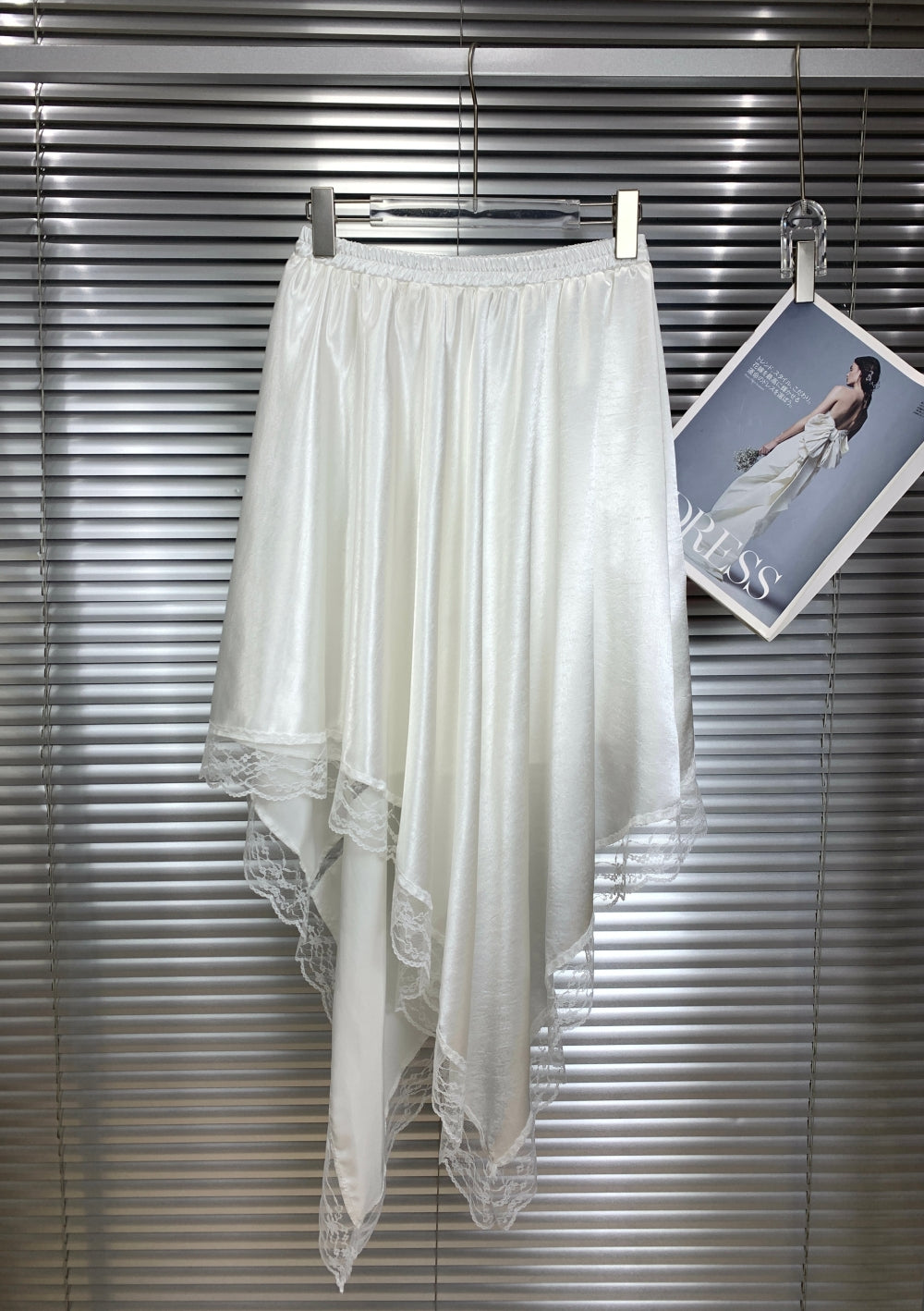 23294_WHITE