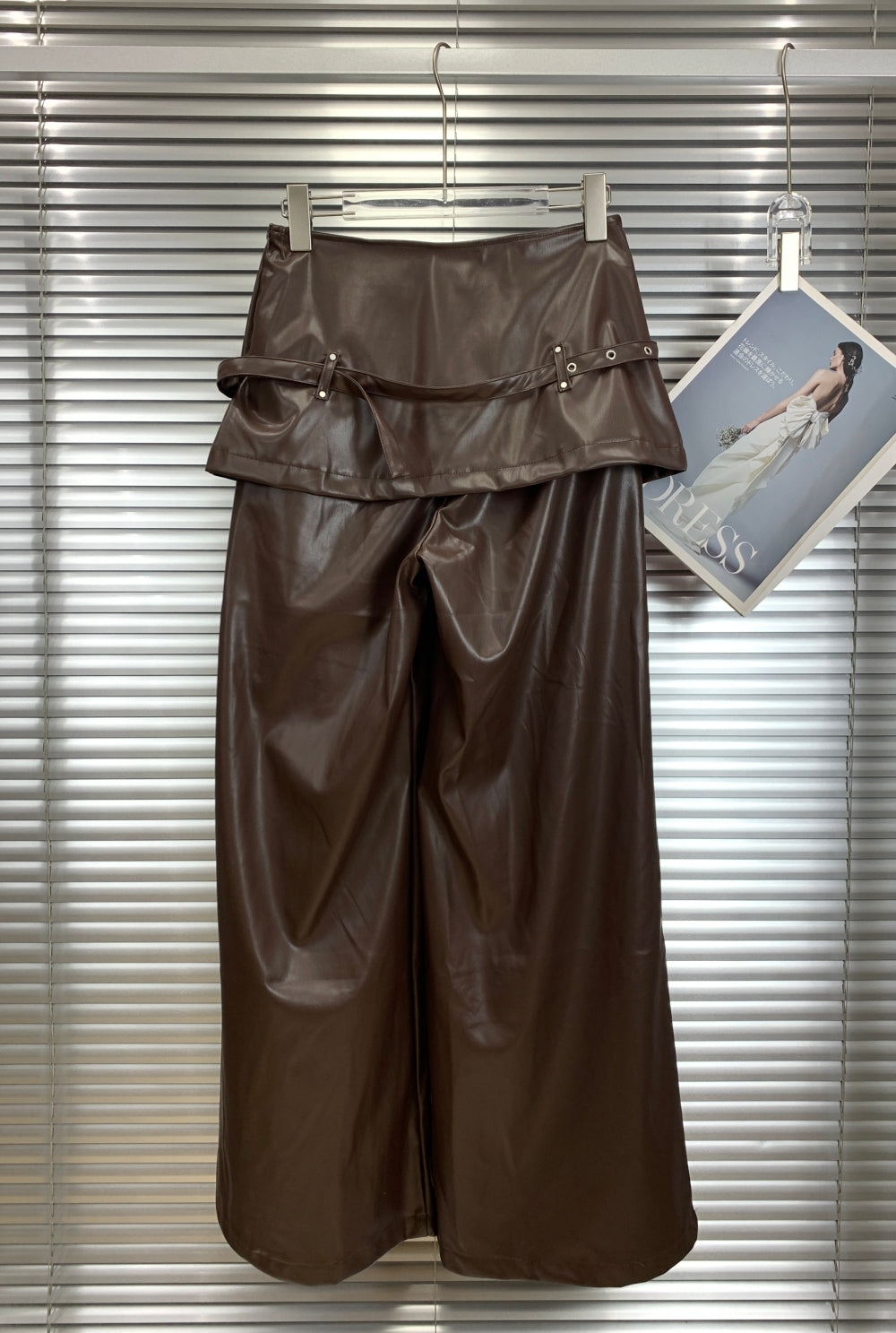 22441_BROWN