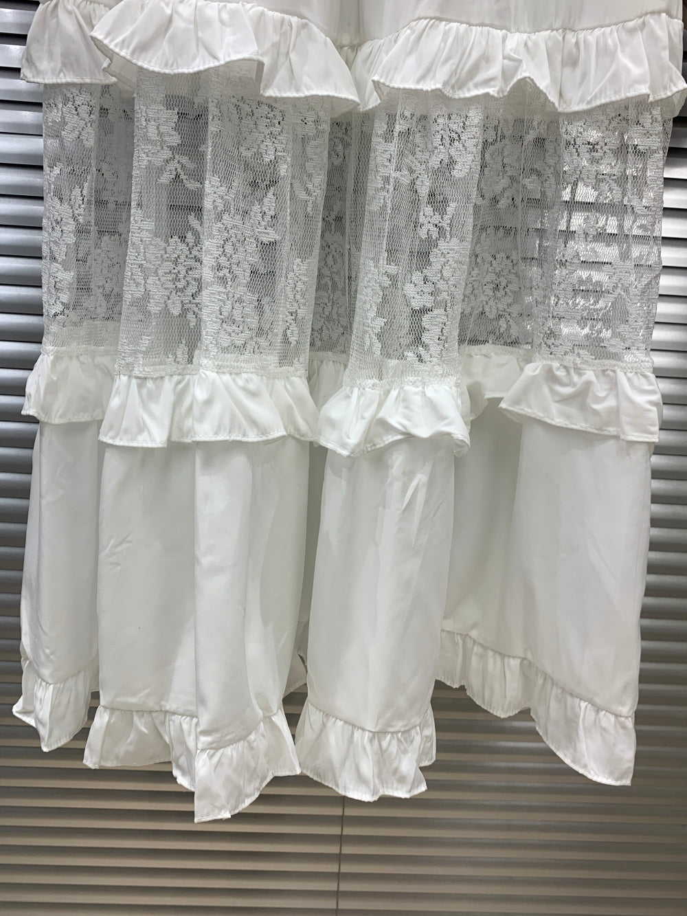 23497_WHITE