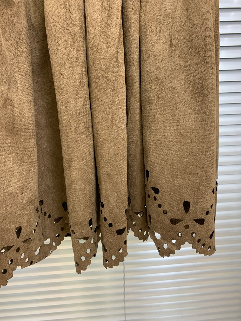 21763_BROWN