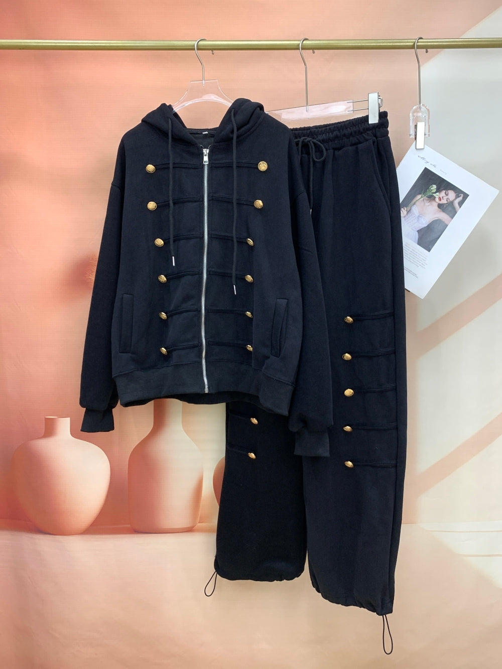24818_BLACK