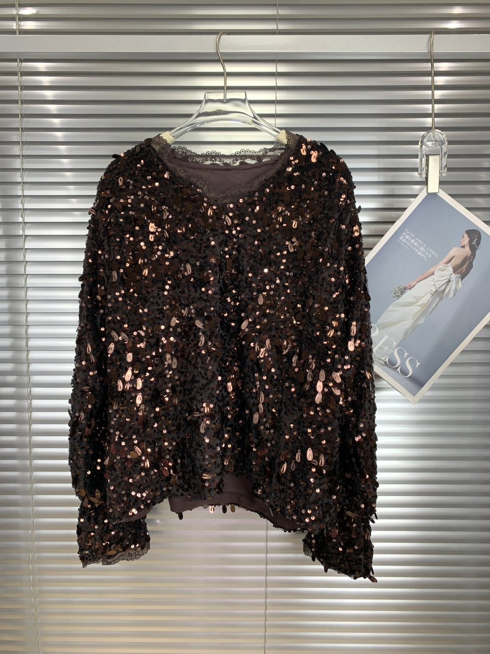 22677_BROWN