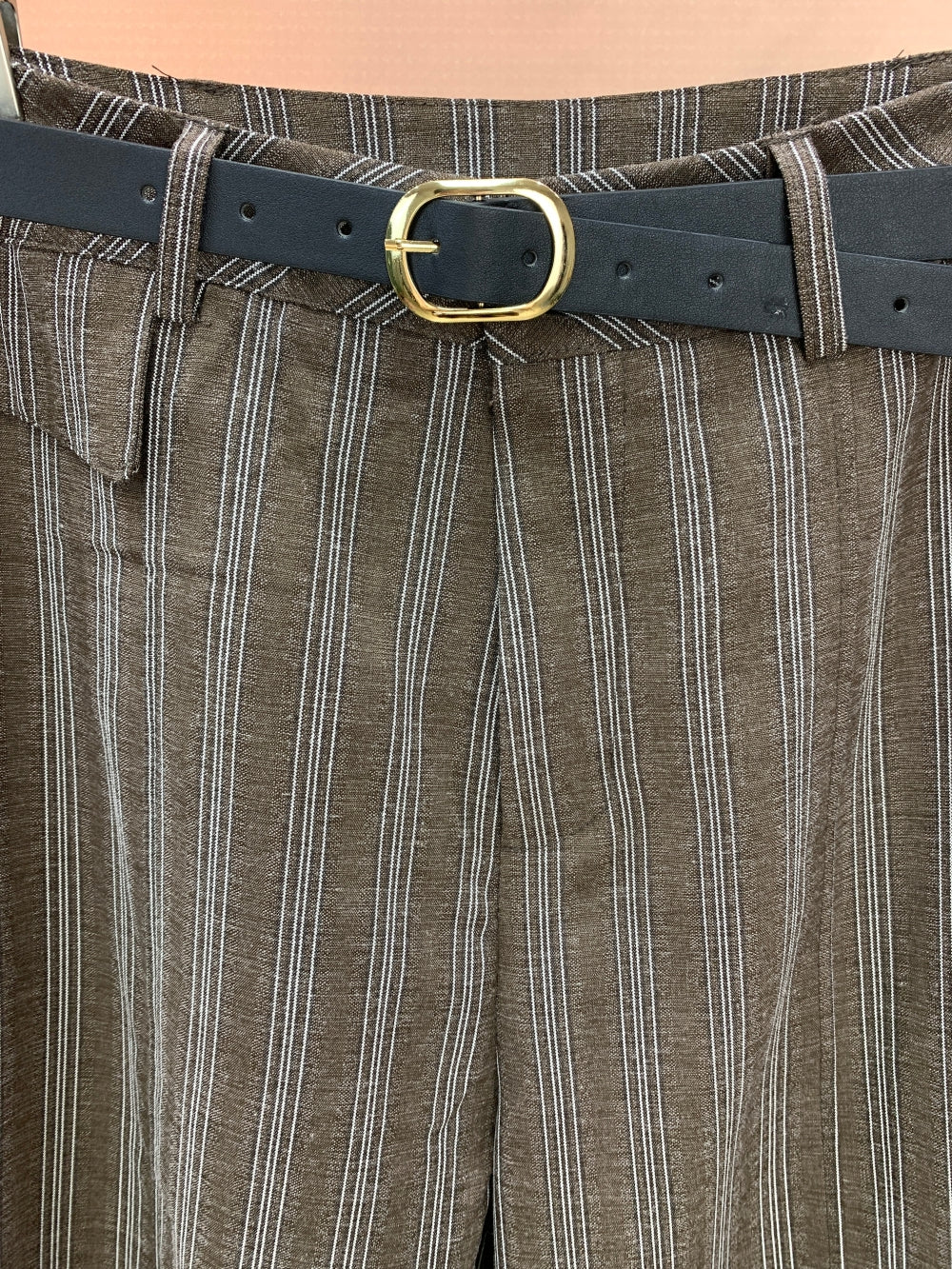 24677_BROWN