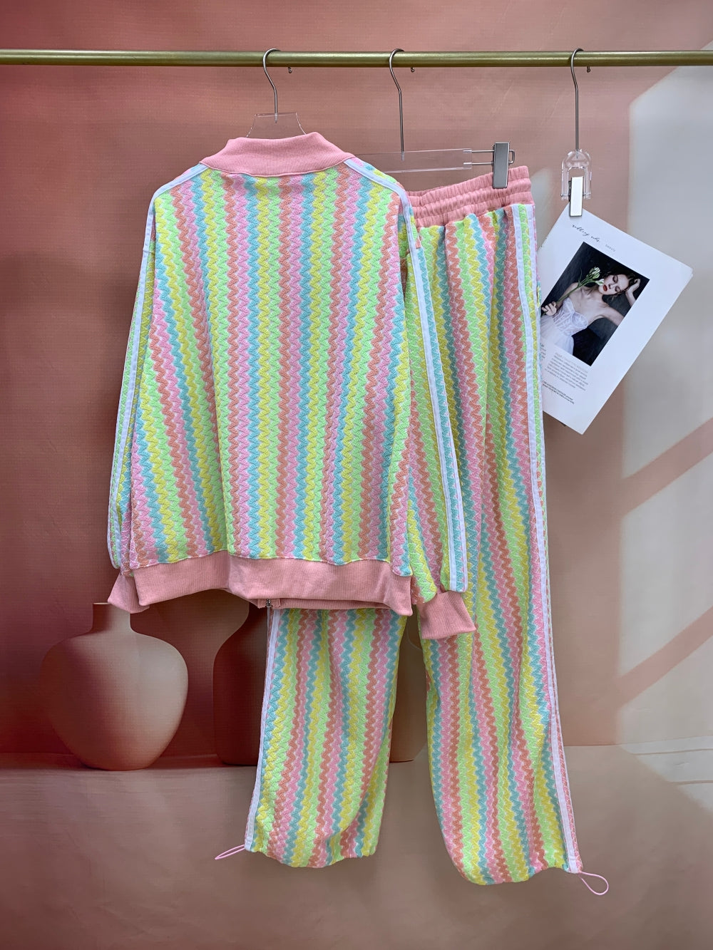 24711_PINK