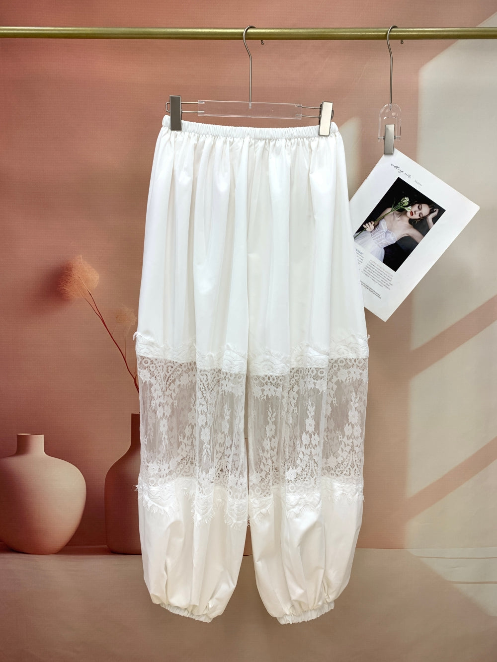 24489_WHITE