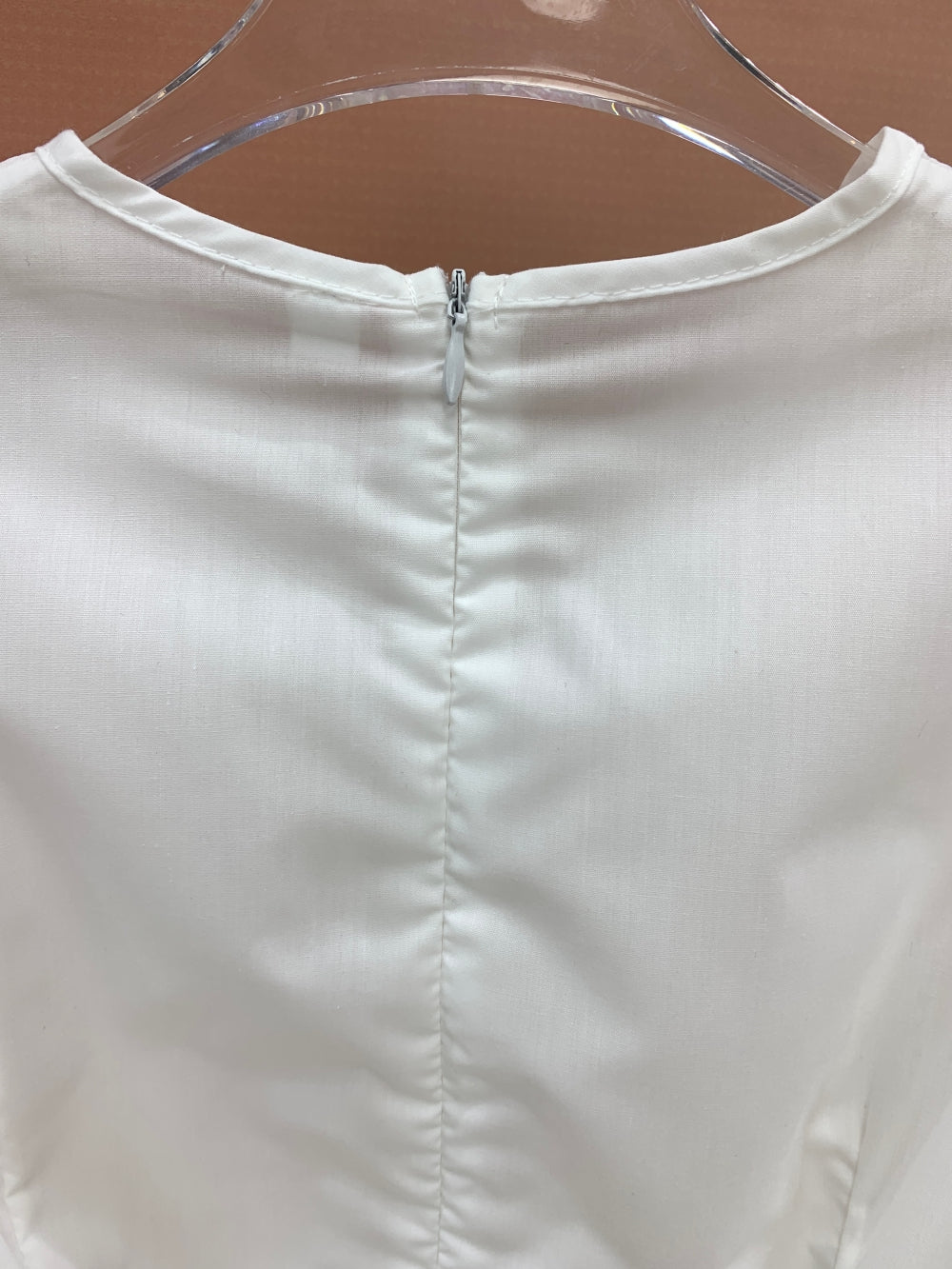 24700_WHITE