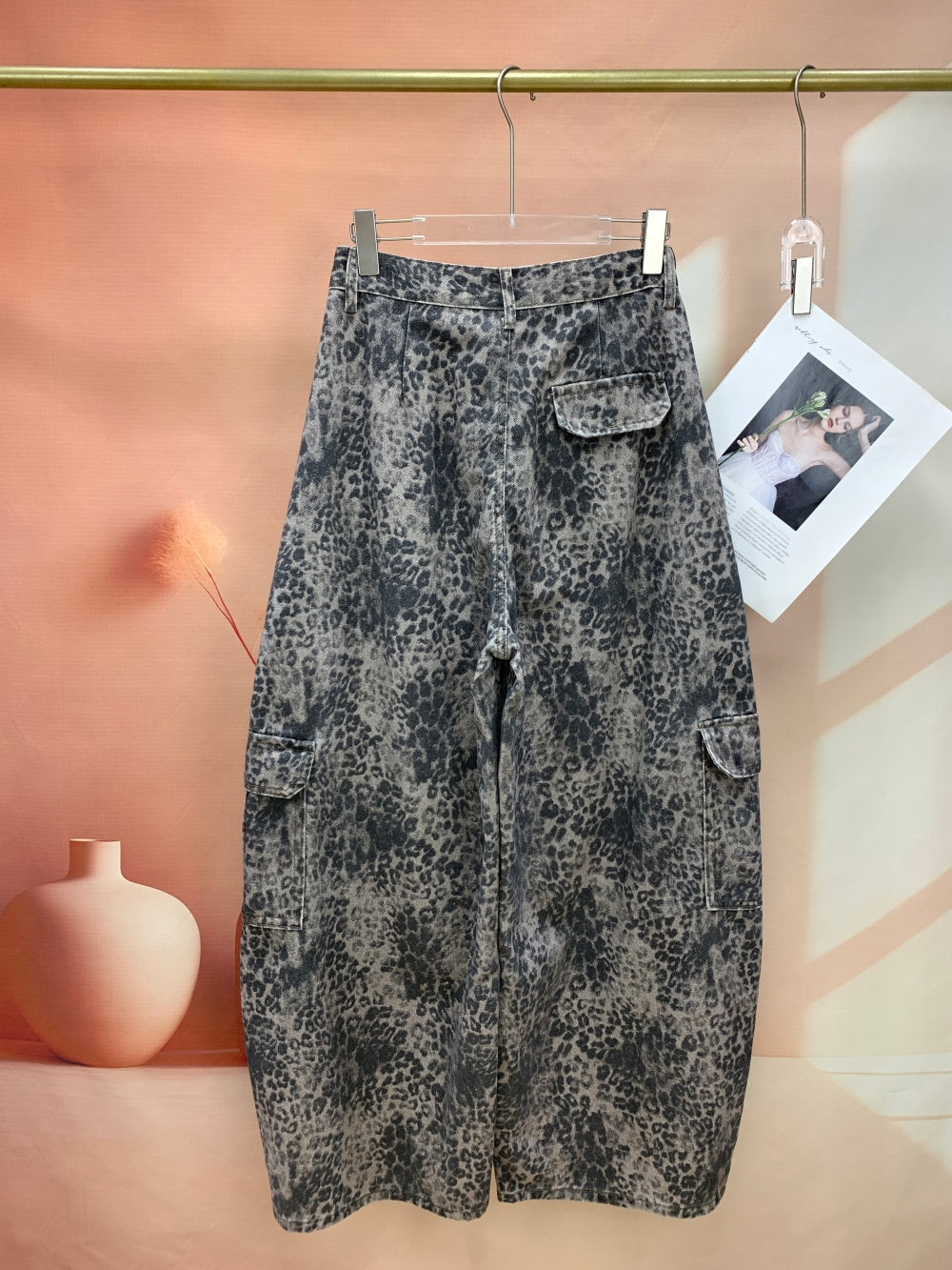 24894_BROWN