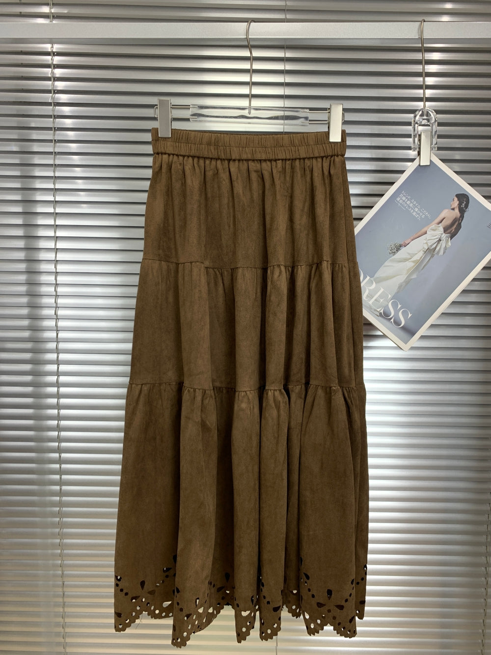 21763_BROWN