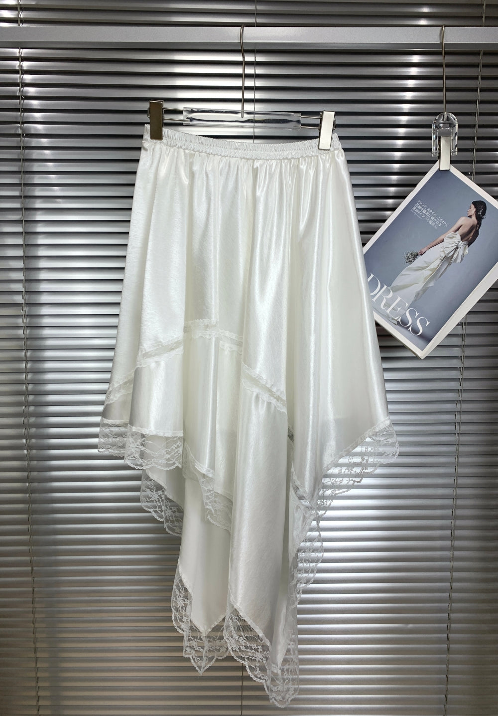 23294_WHITE