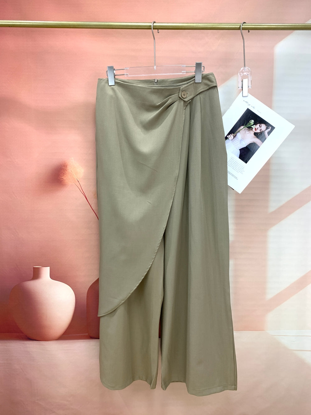 24635_BROWN
