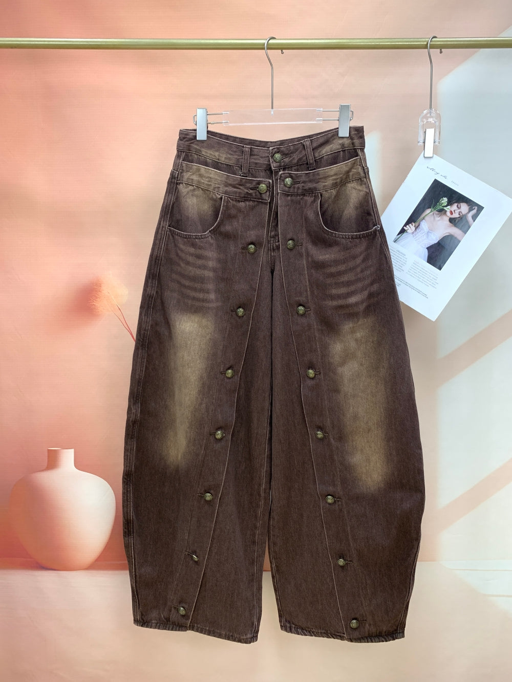 24979_BROWN