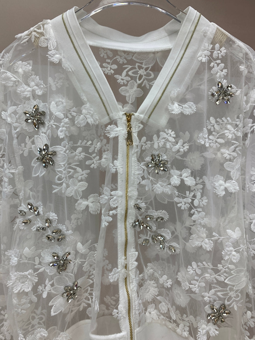 24324_WHITE
