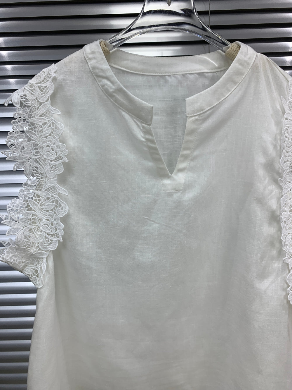 23730_WHITE