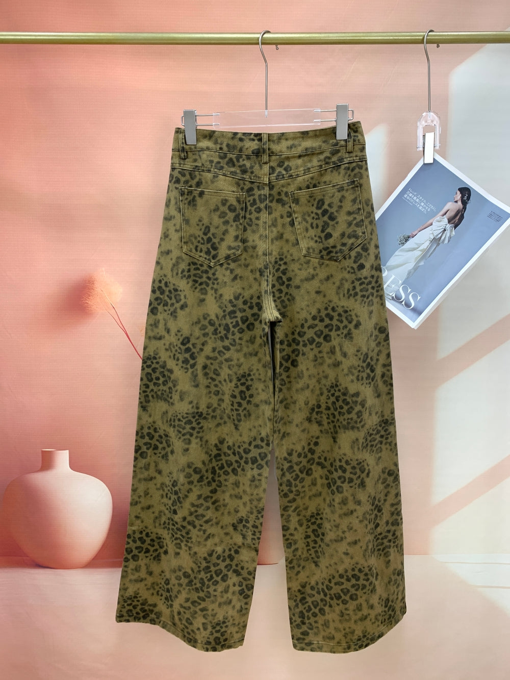 24880_BROWN
