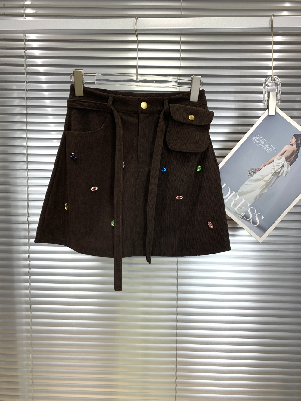 21688_BROWN
