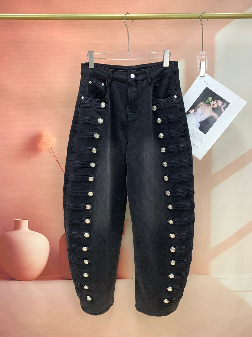 24567_BLACK