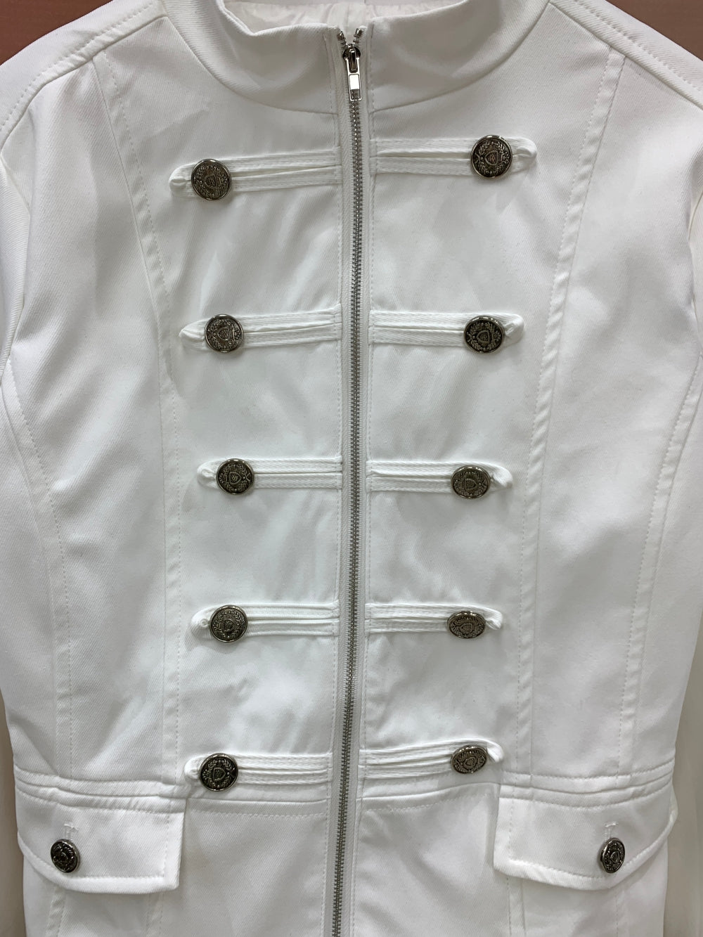 24436_WHITE
