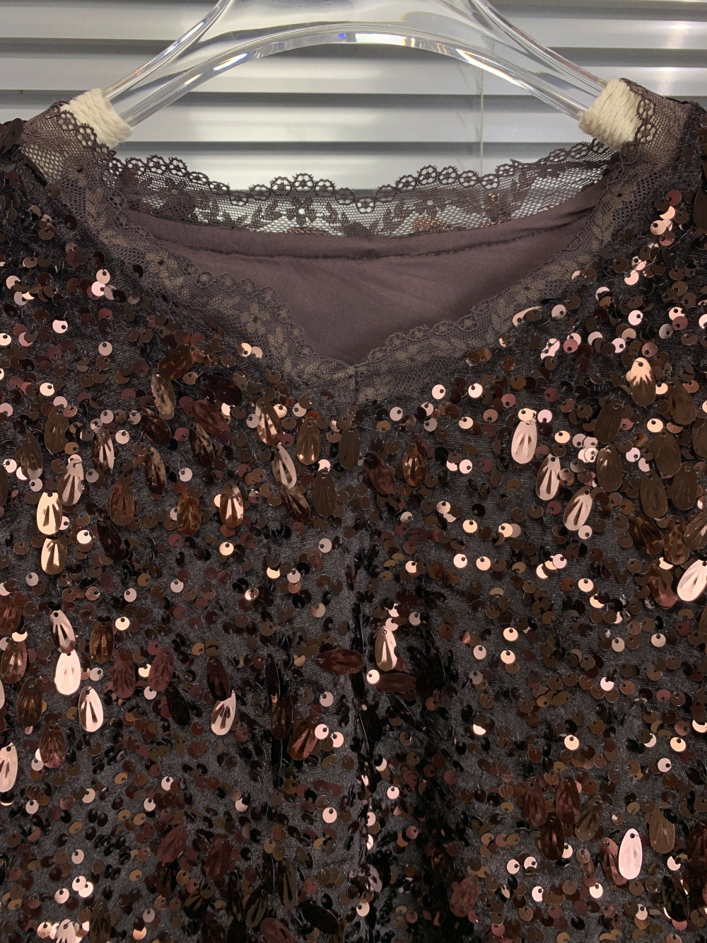 22677_BROWN