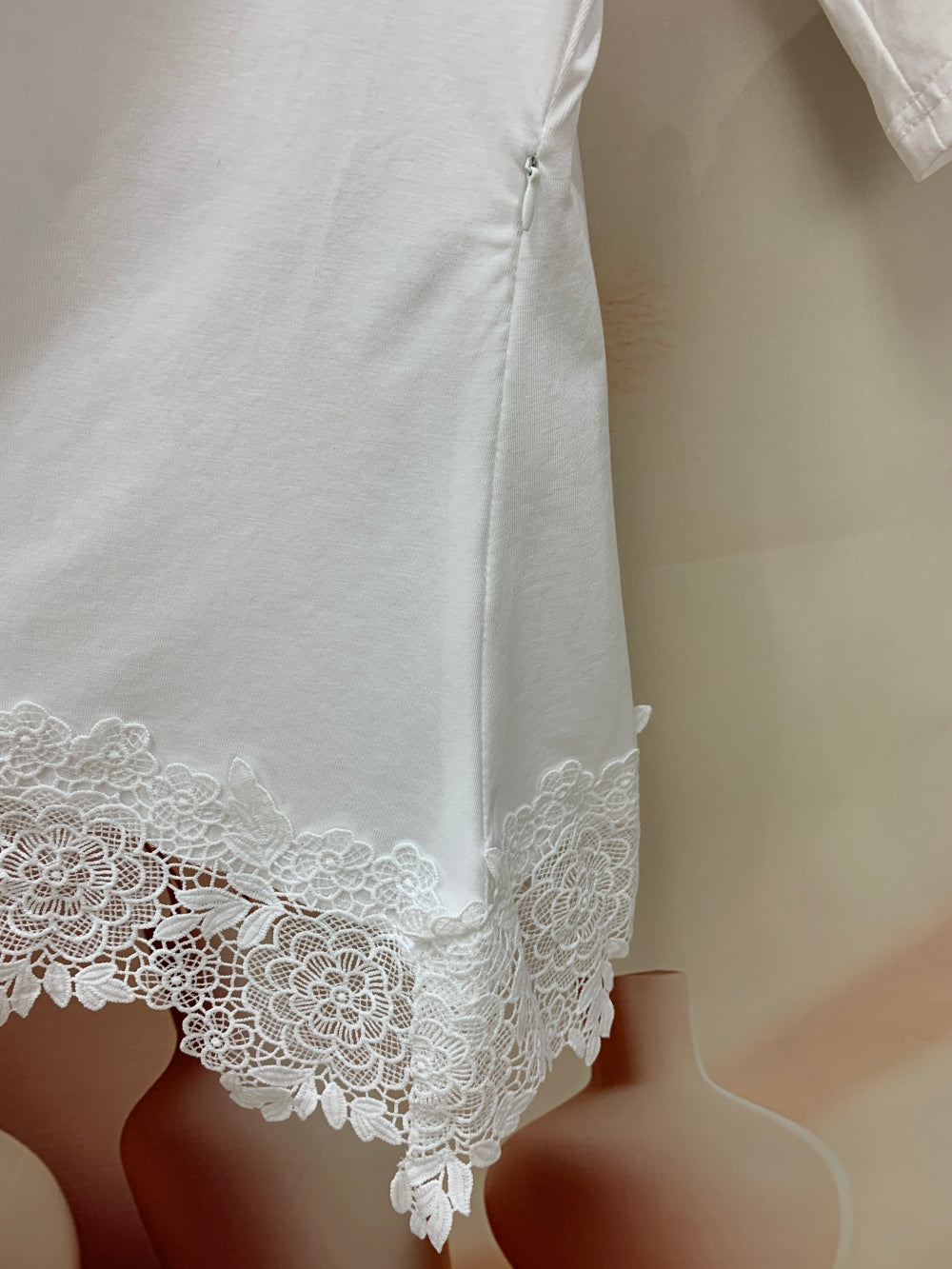 24280_WHITE