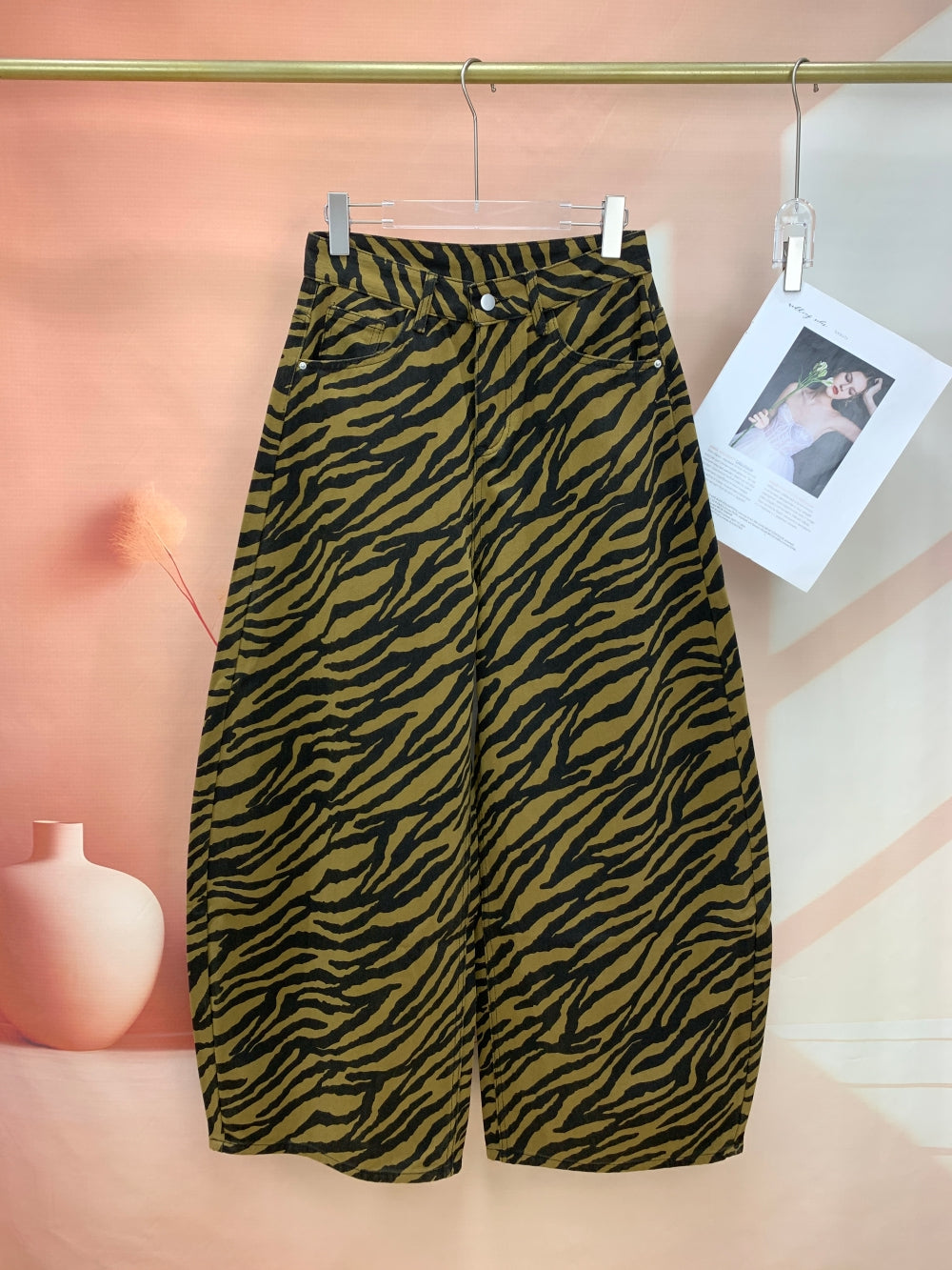 24895_BROWN