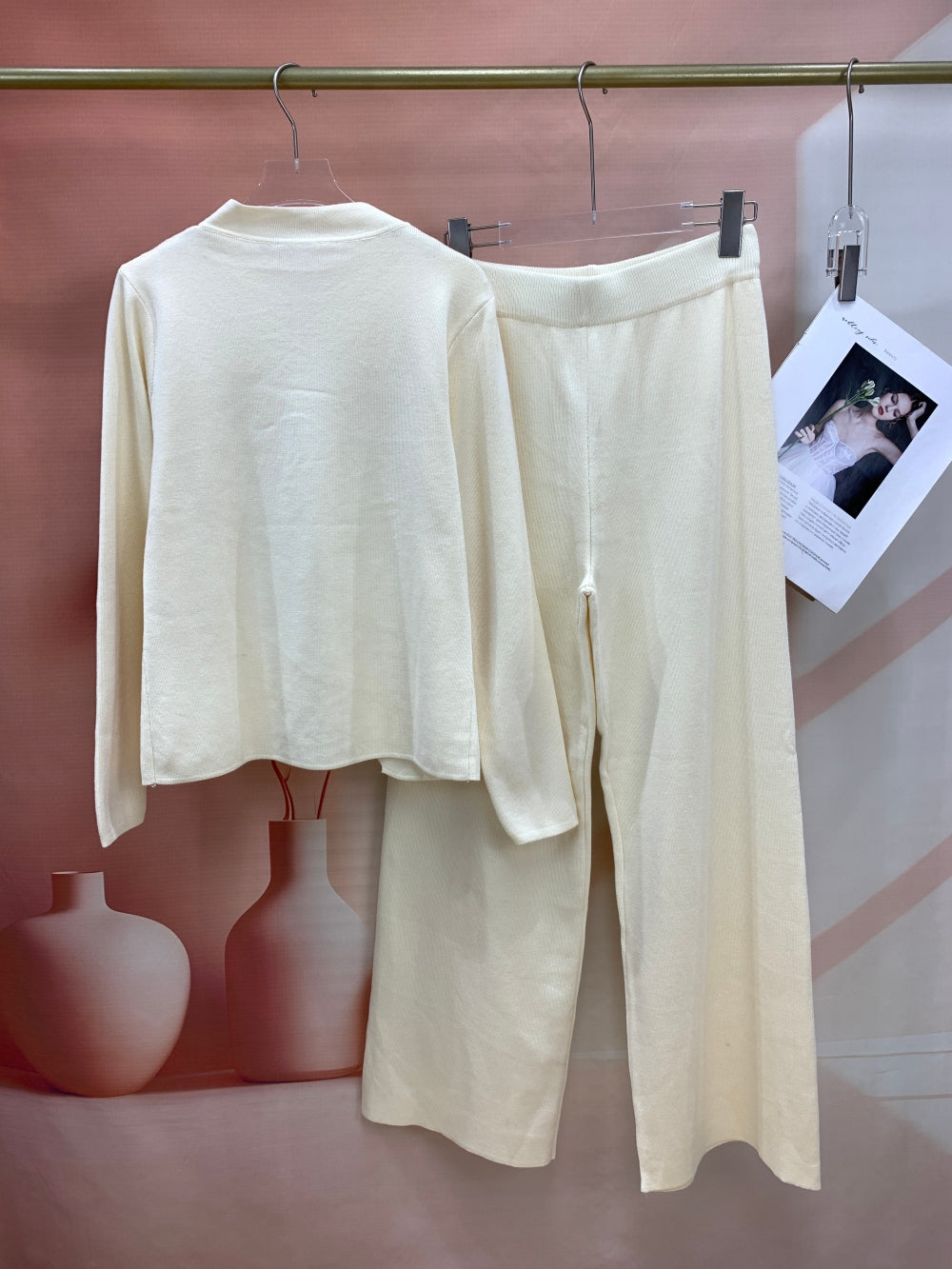 24754_BEIGE