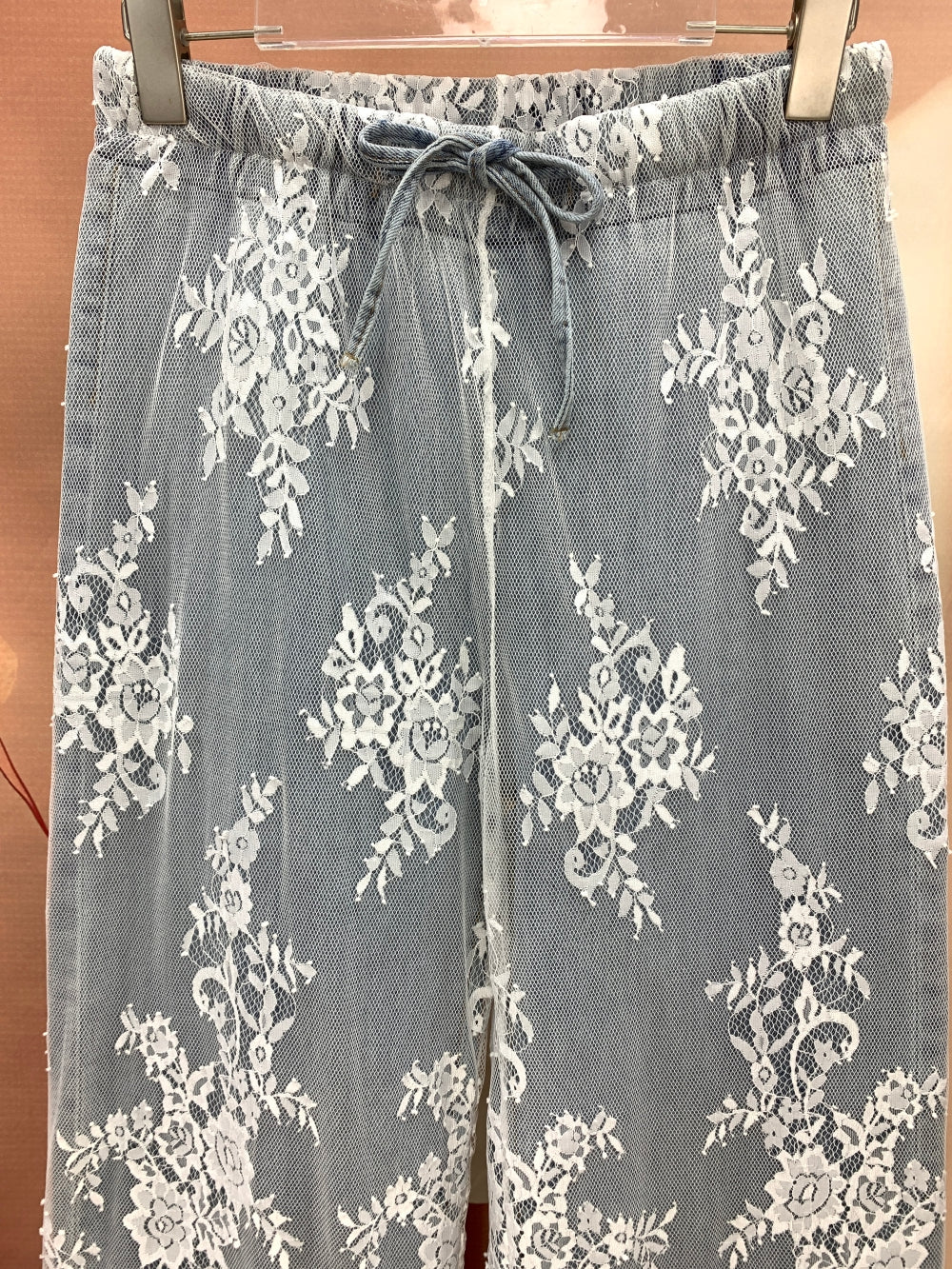 24432_WHITE