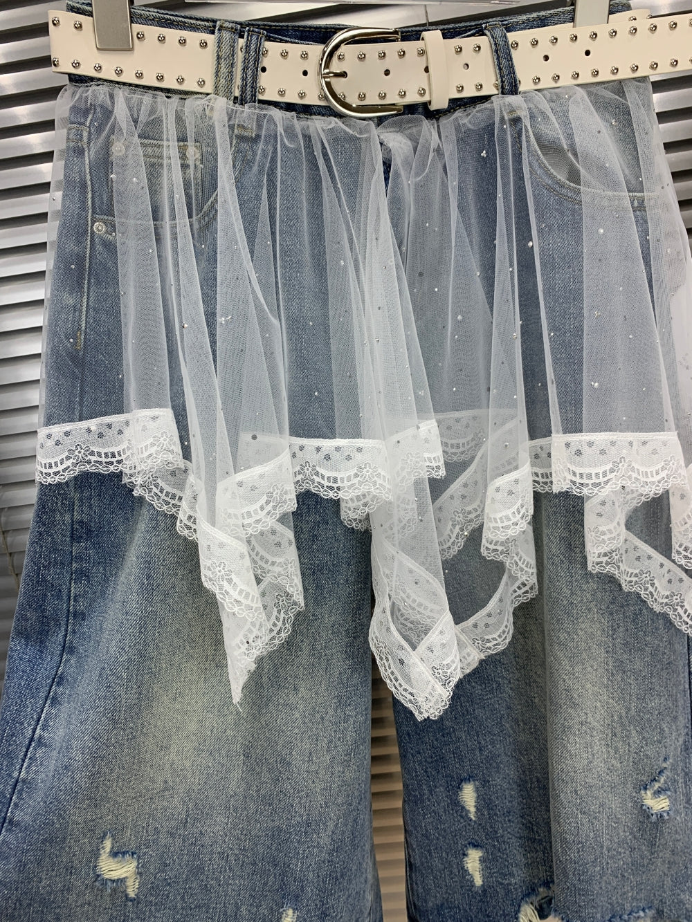 23348_WHITE