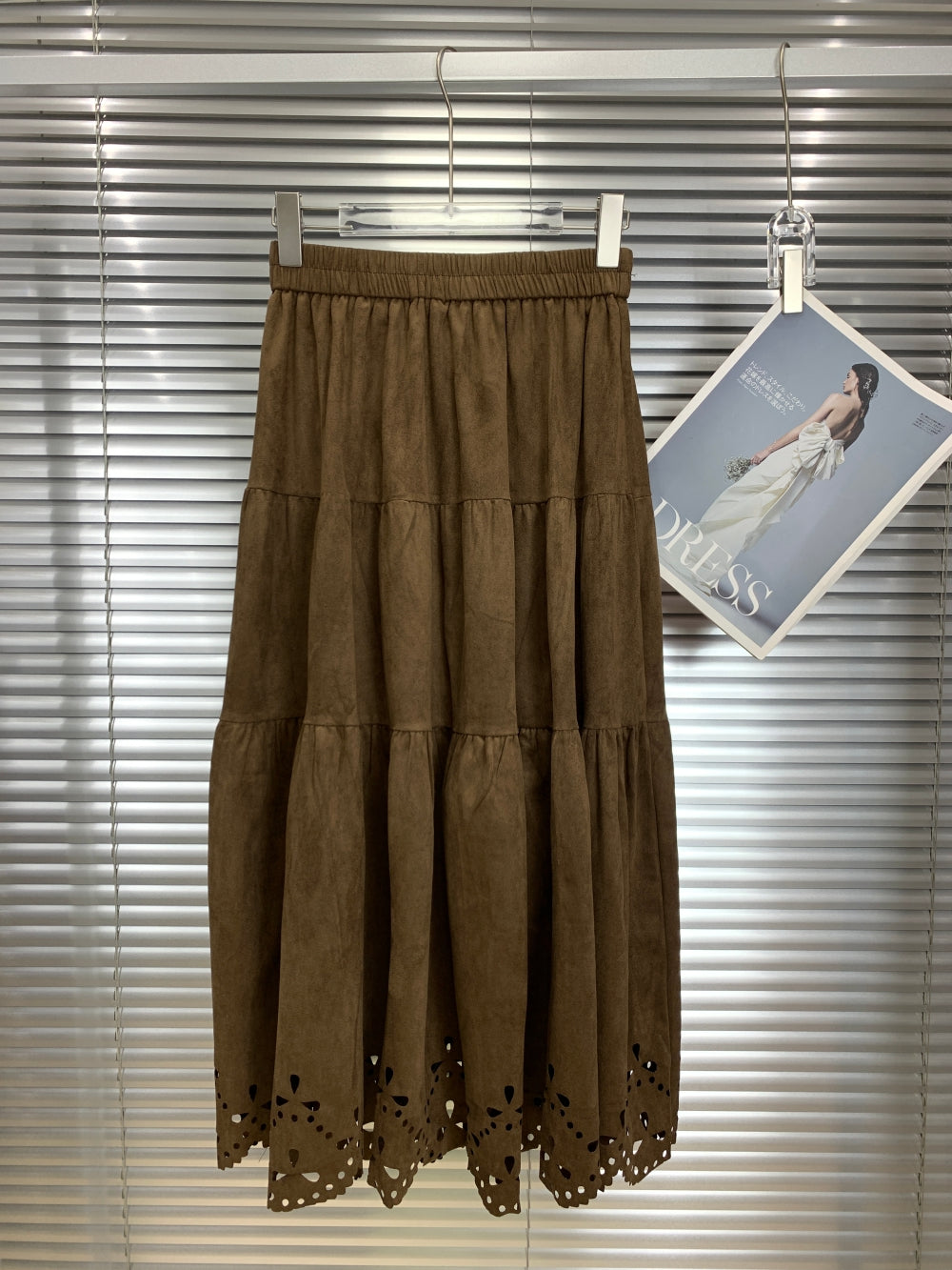 21763_BROWN