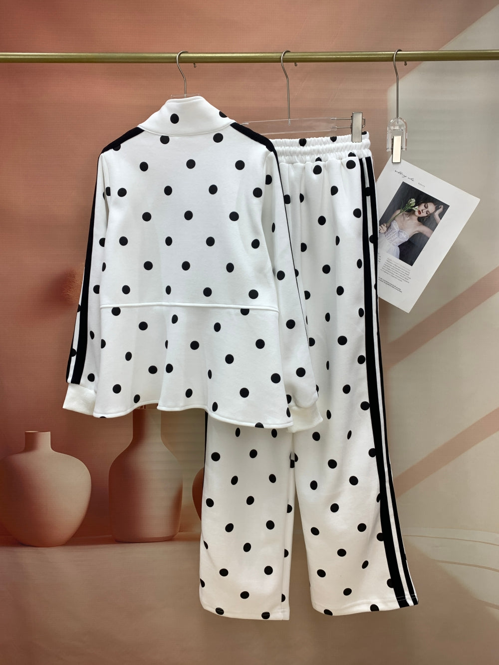 24790_WHITE