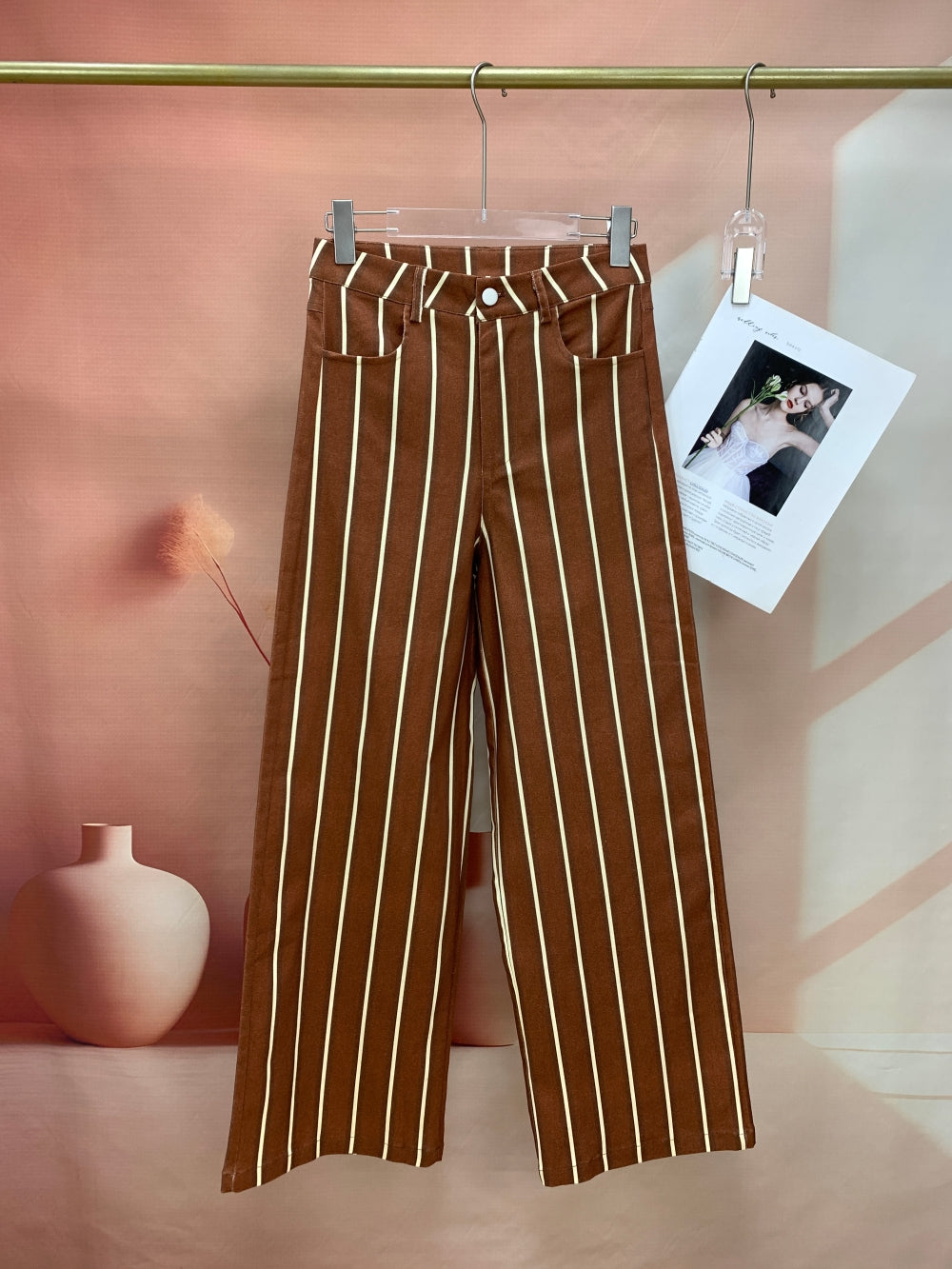 24739_BROWN