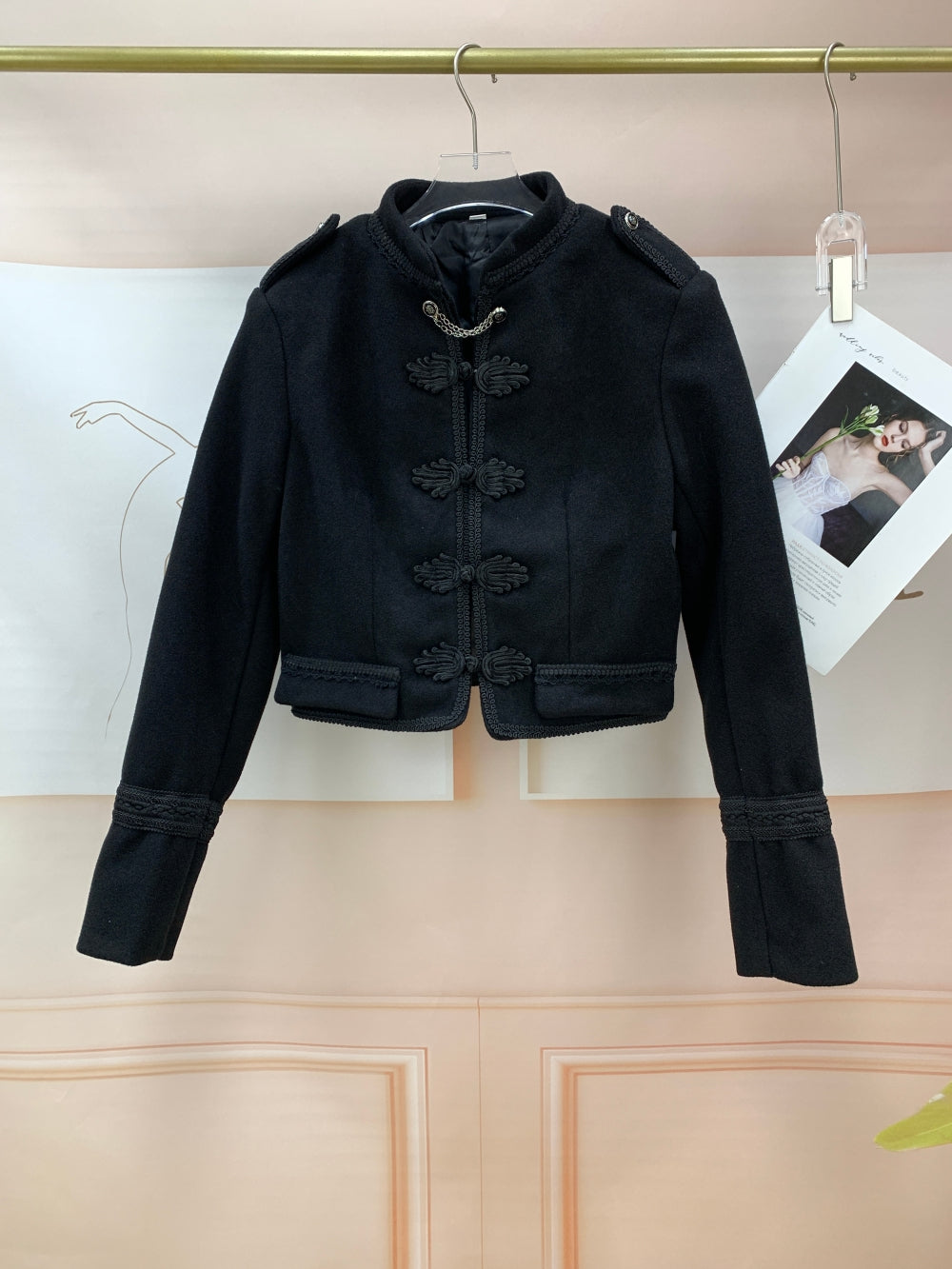 24131_BLACK
