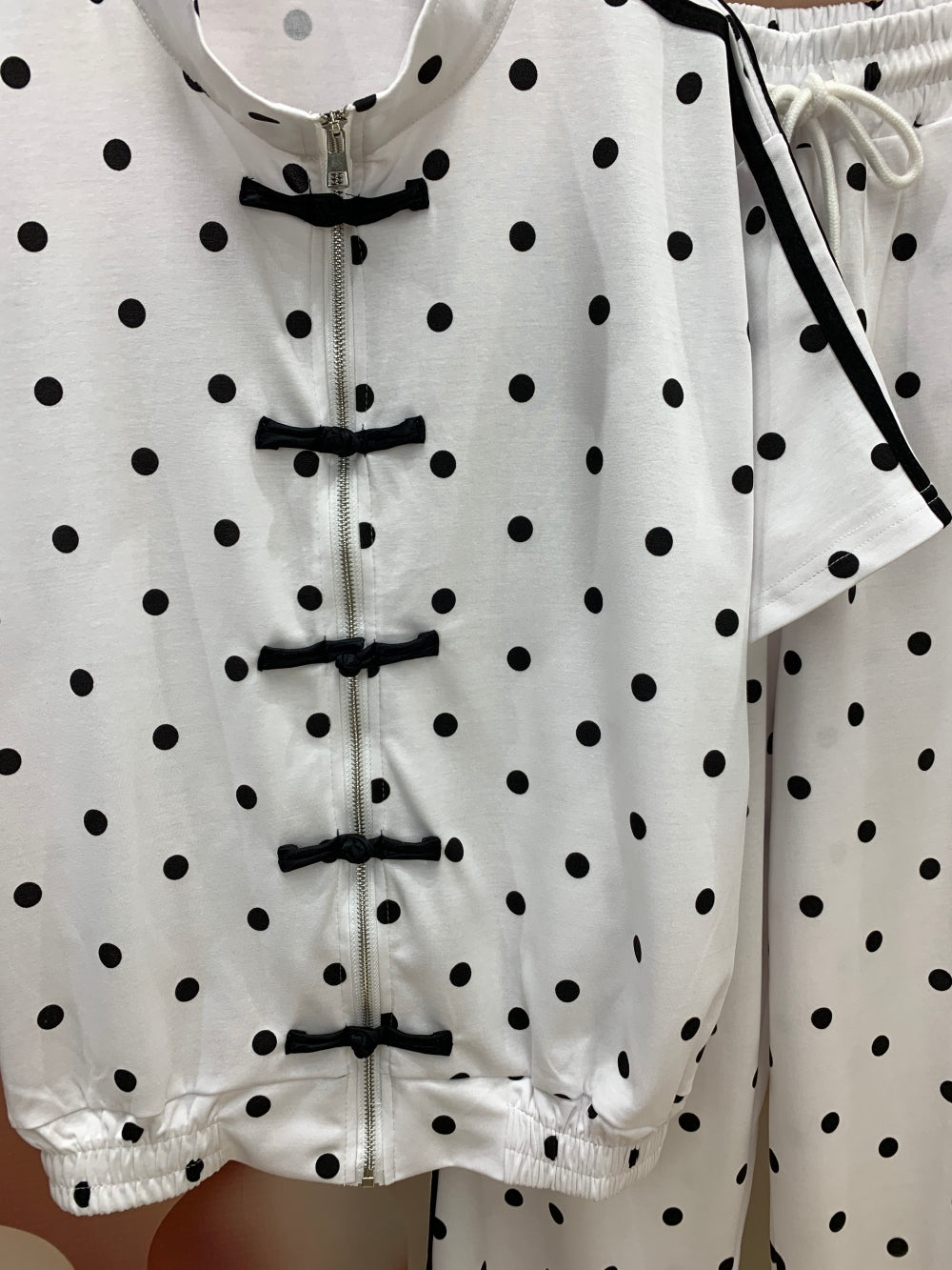 24684_WHITE