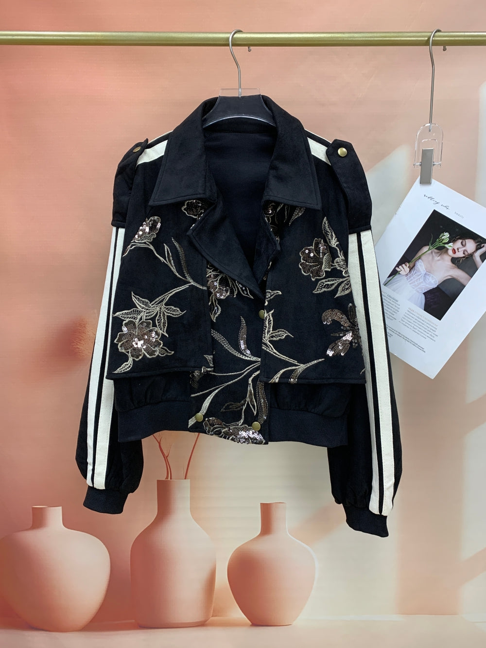 25072_BLACK