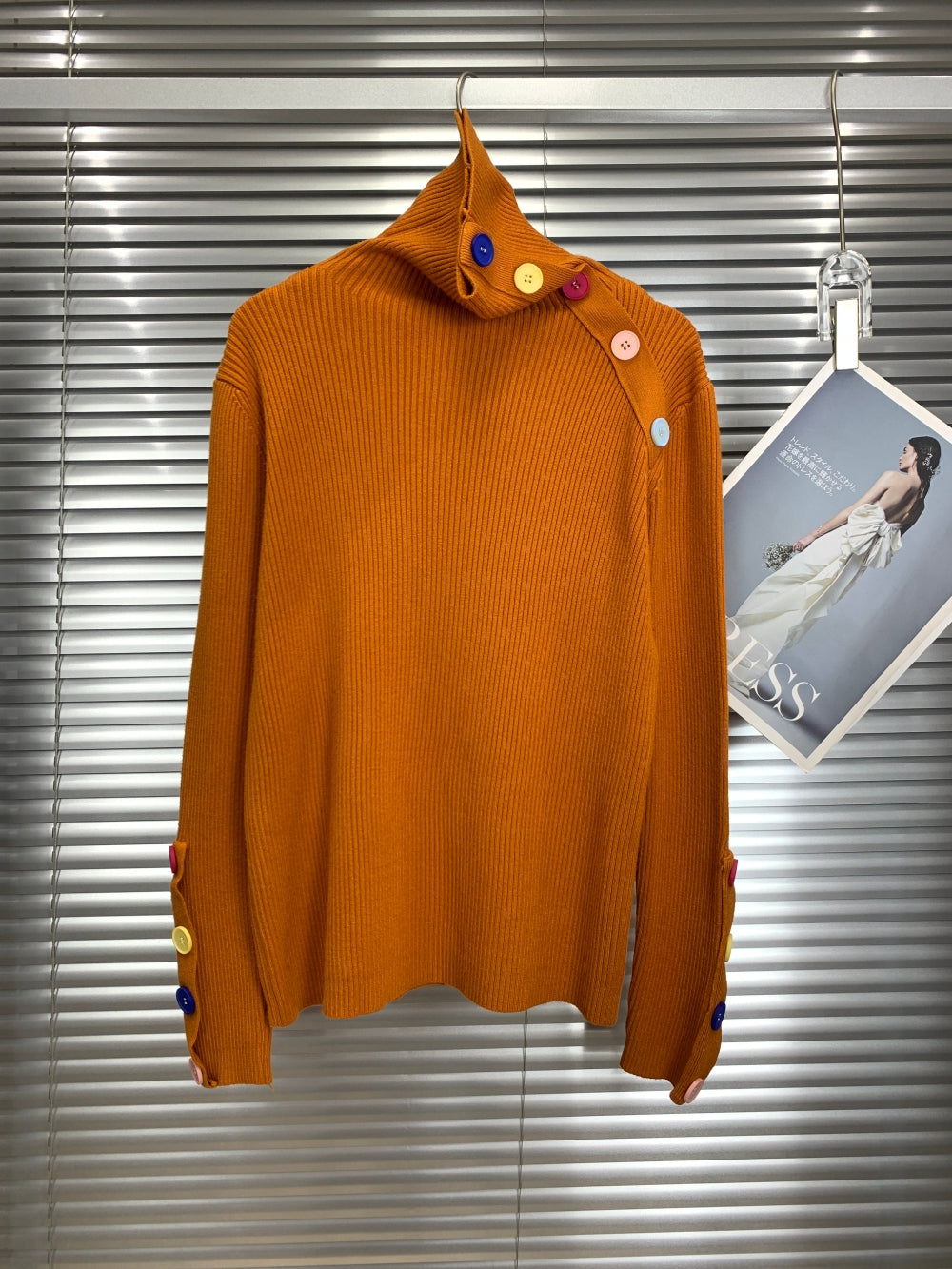 22158_ORANGE