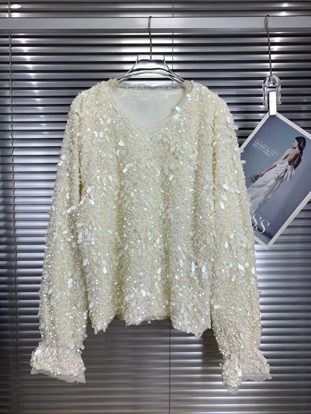 22677_BEIGE